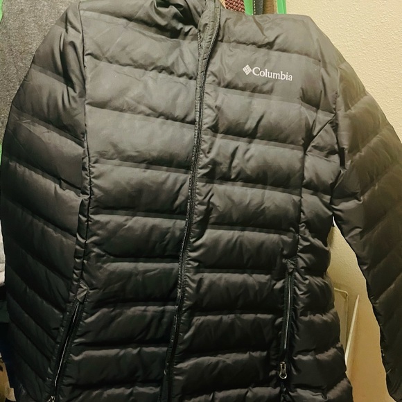 Columbia coat with a hood - Picture 1 of 2